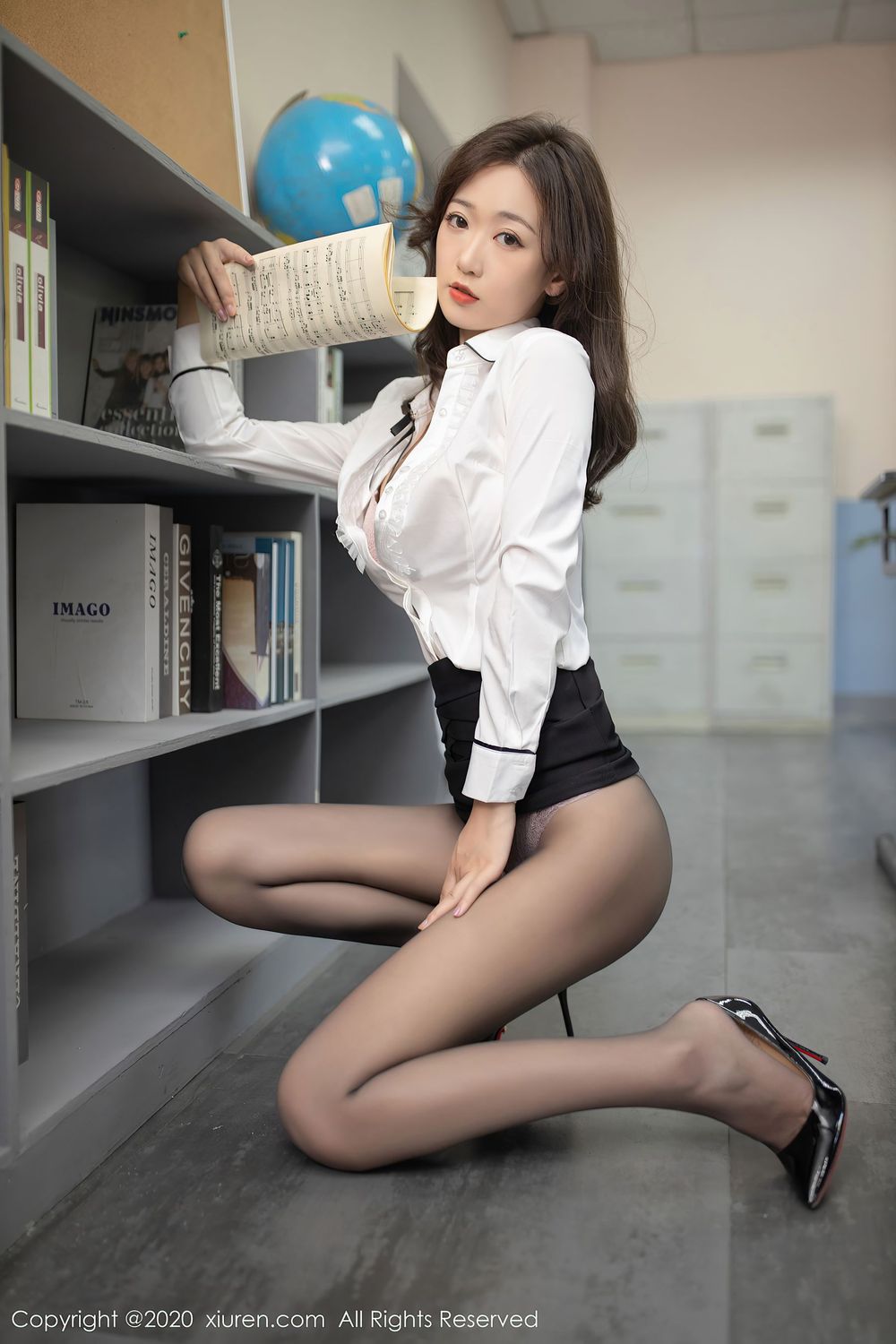 新人模特唐安琪 - 黑丝美腿唱诗班老师制服系列写真