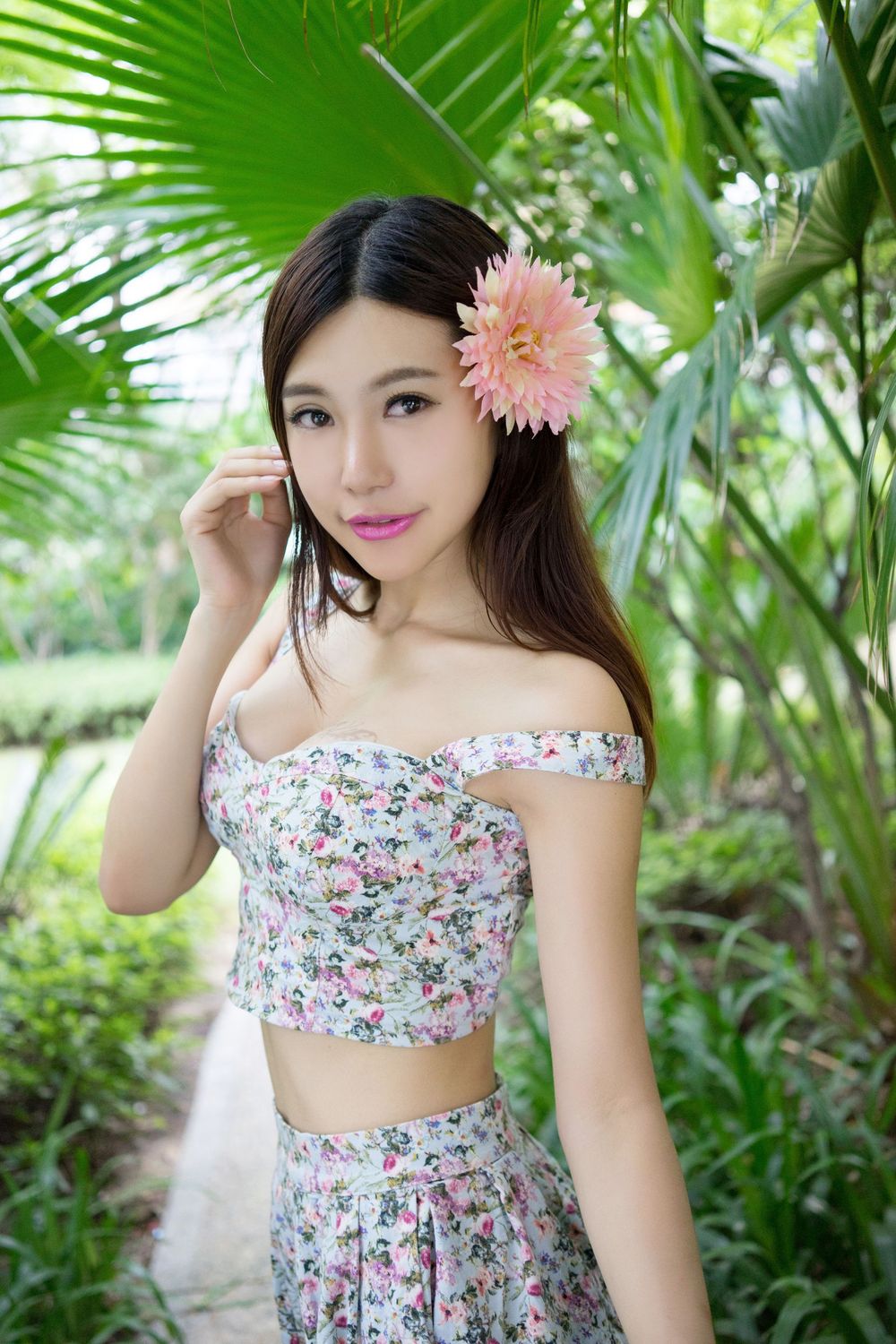 宅男女神绮里嘉Ula - 黑丝美腿情趣内衣系列写真
