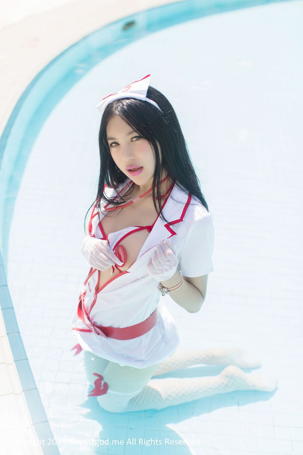 美女模特绮里嘉ula - 护士装三点式情趣内衣系列沙巴旅拍