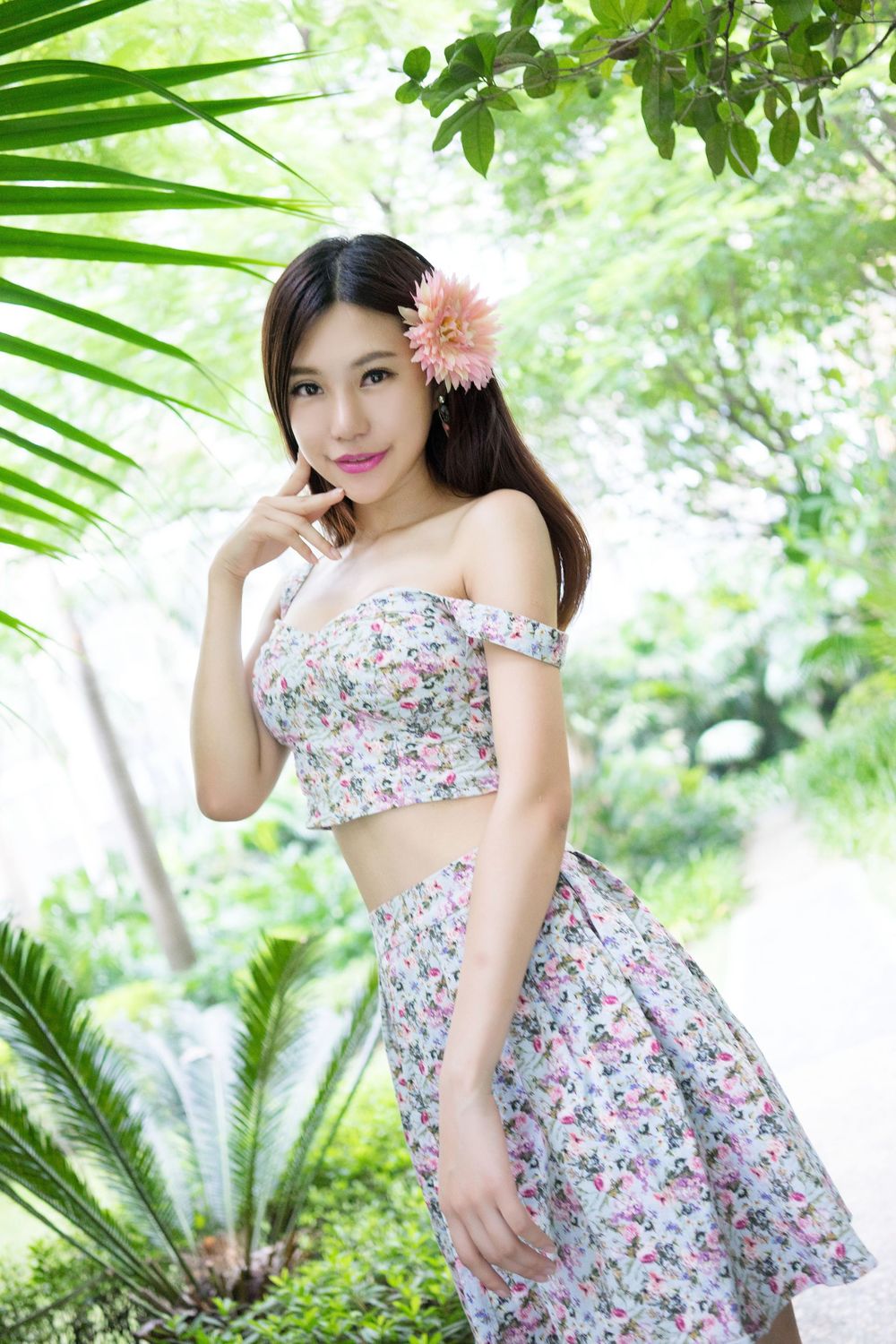 宅男女神绮里嘉Ula - 黑丝美腿情趣内衣系列写真