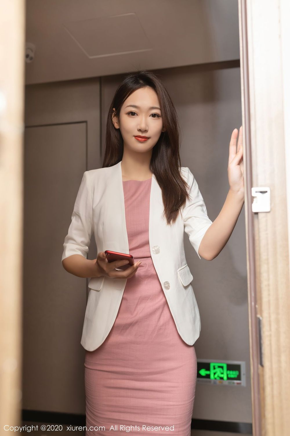 美女模特唐安琪 - 丝袜美腿职场OL秘书装扮性感写真