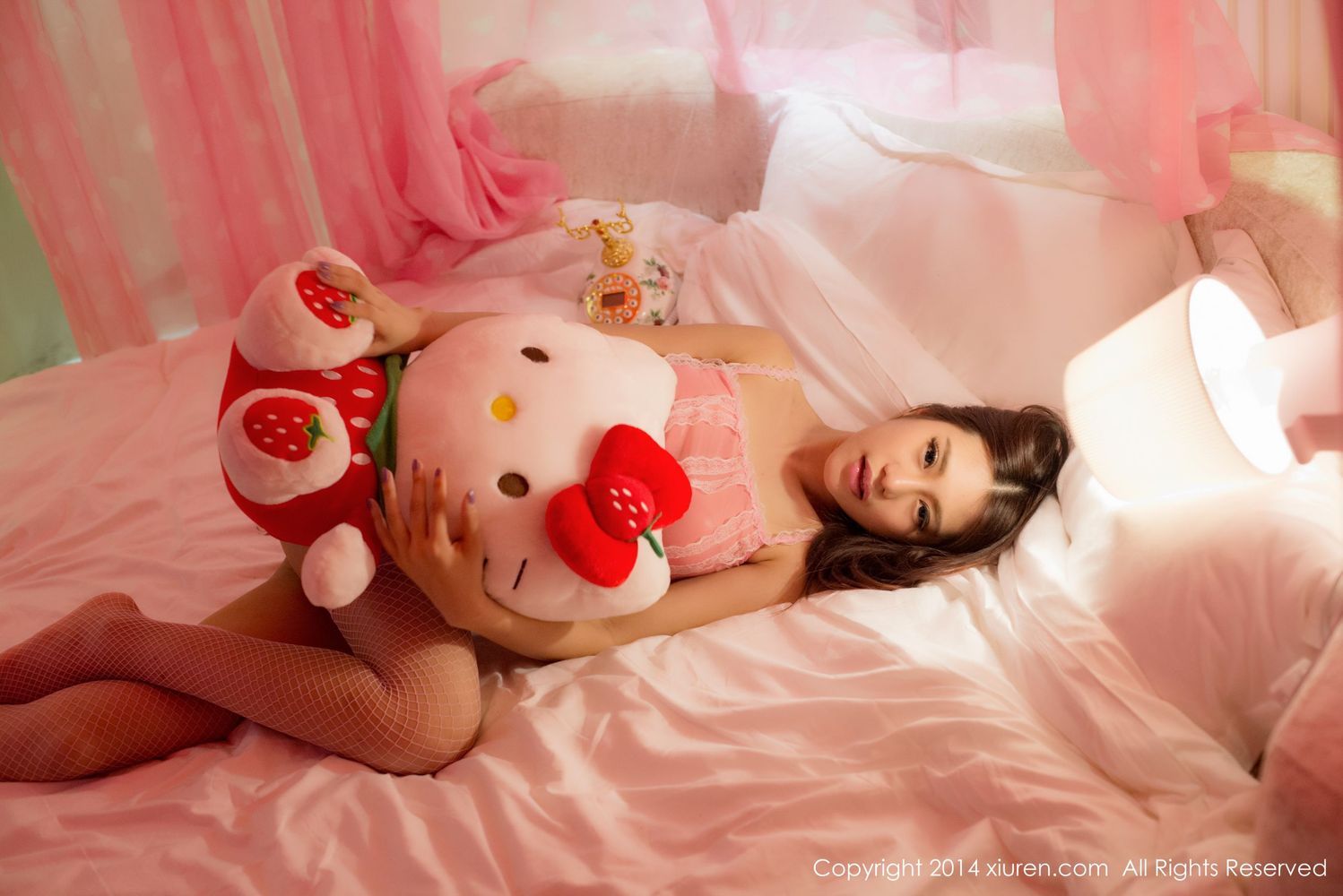 美女模特绮里嘉ula - 护士装玫瑰浴私房套图