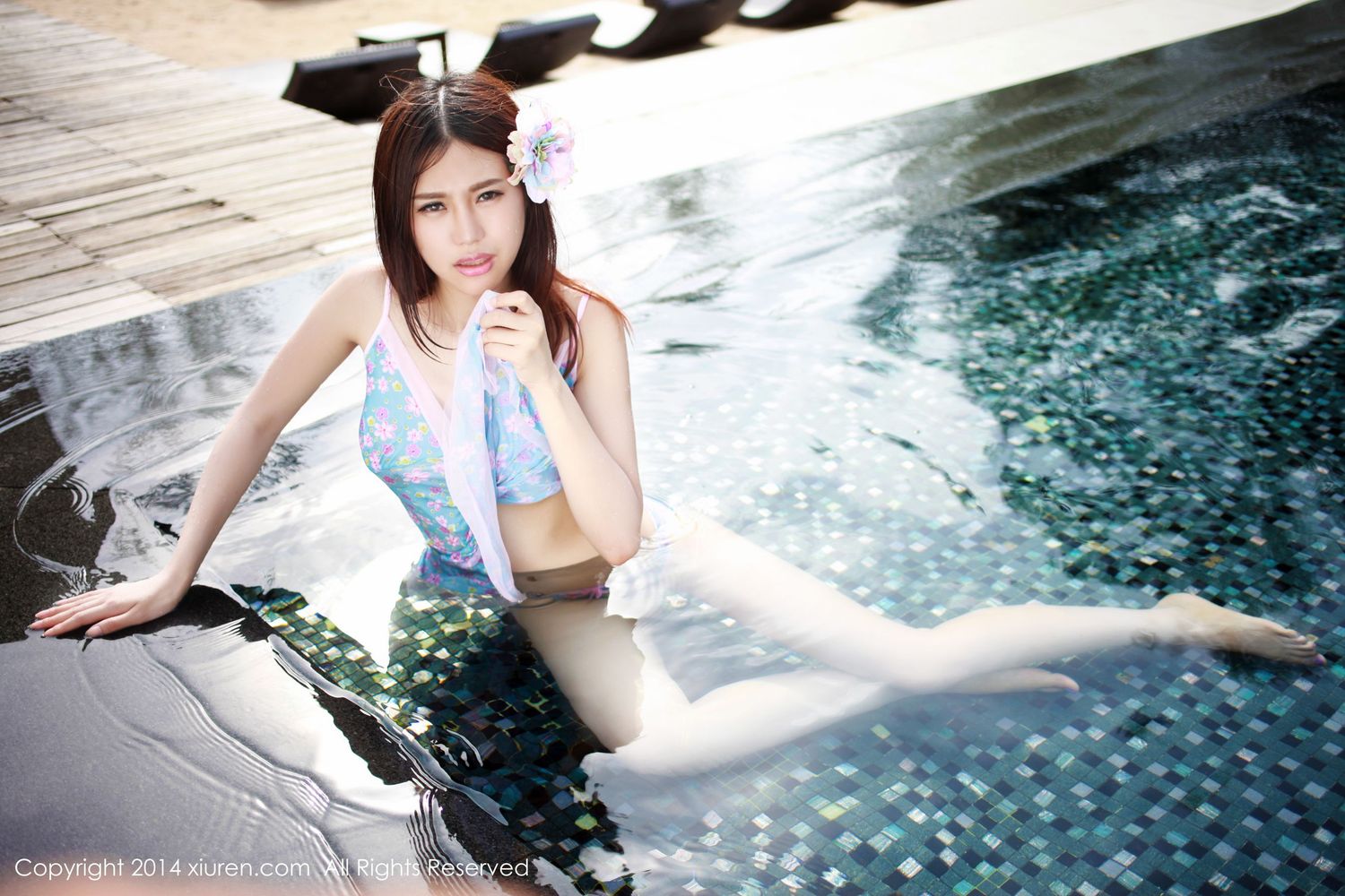美女模特绮里嘉ula - 海边比基尼风情泳装套图