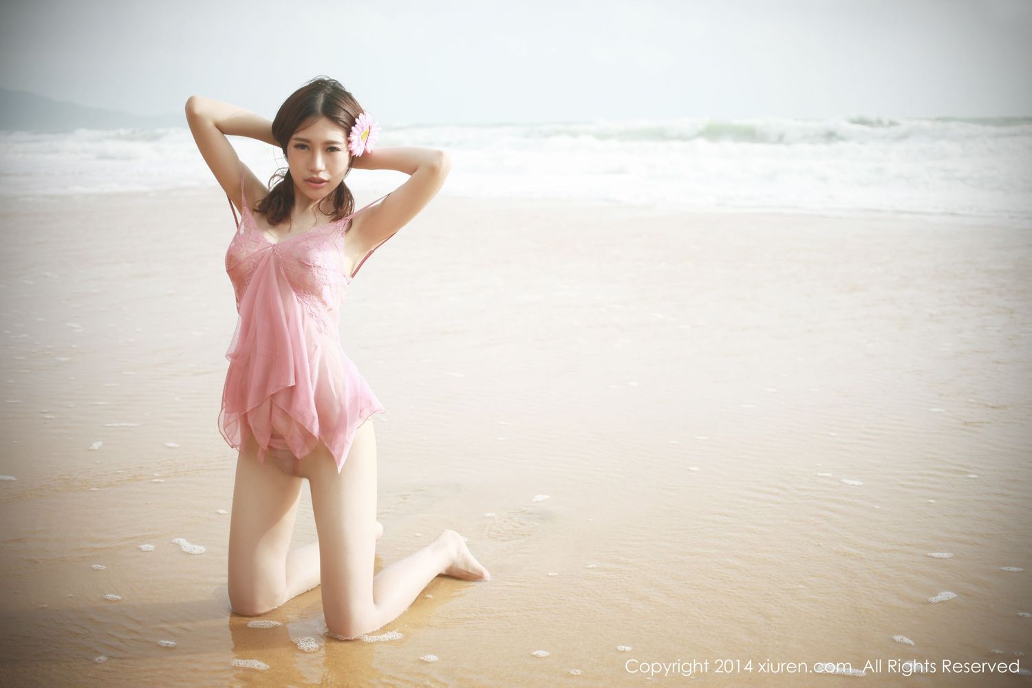 美女模特绮里嘉ula - 海边比基尼风情泳装套图