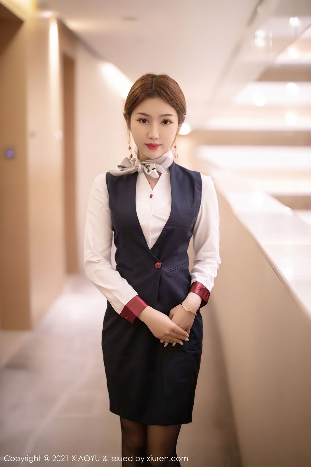 美女模特梦梵 - 黑丝美腿经典空乘制服系列写真