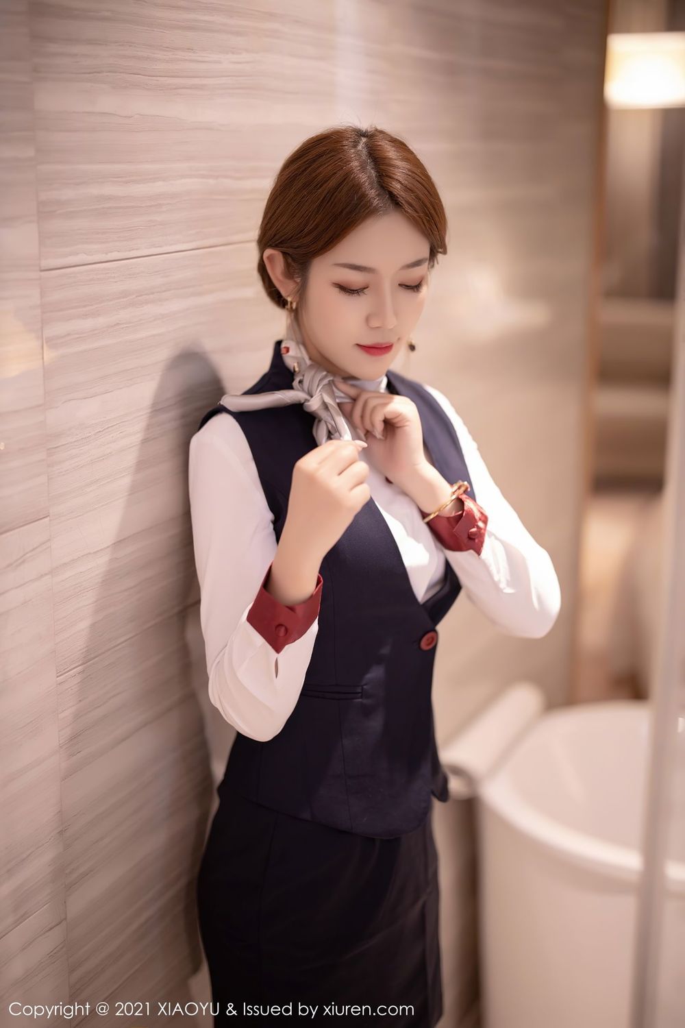 美女模特梦梵 - 黑丝美腿经典空乘制服系列写真