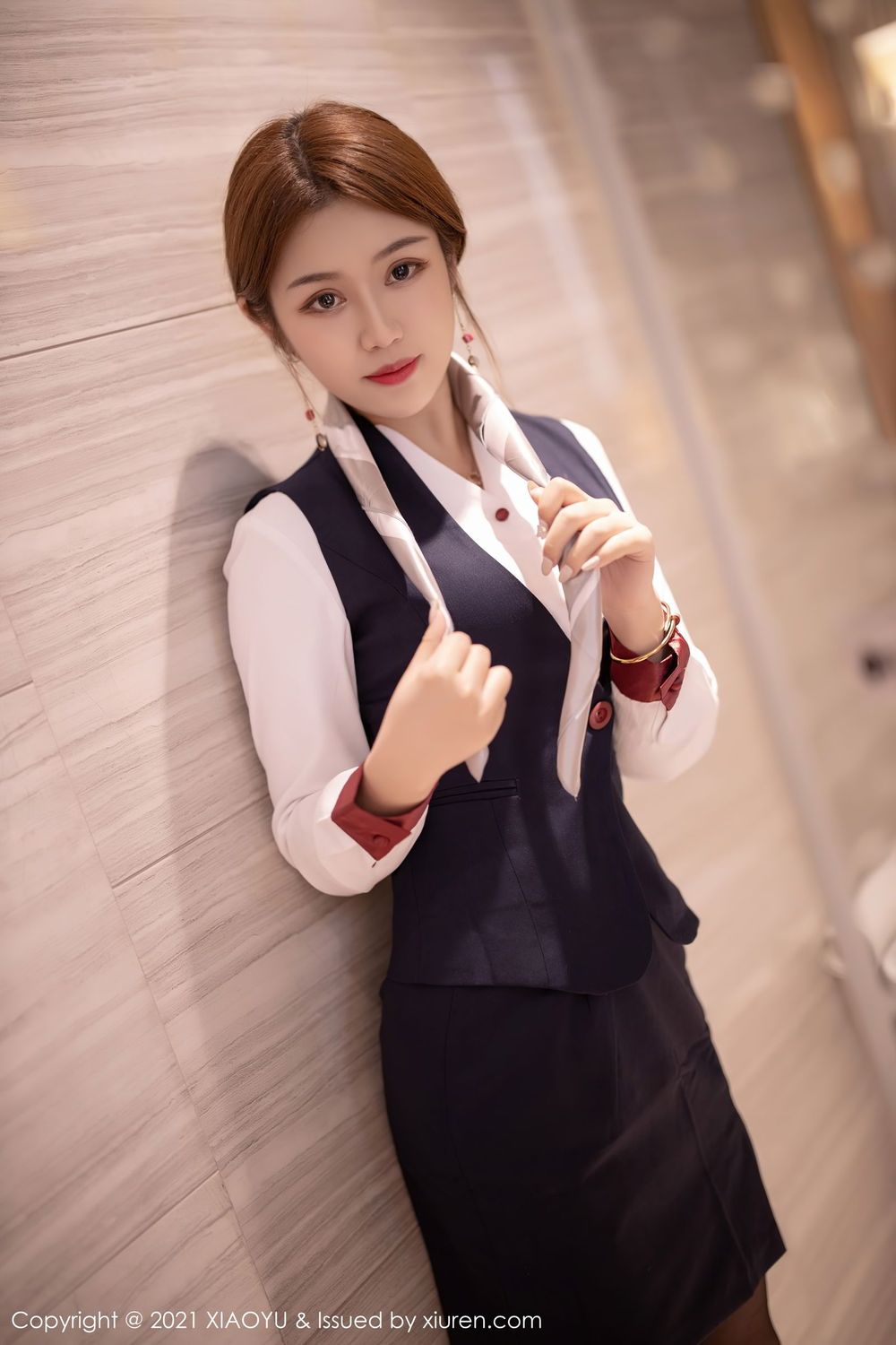 美女模特梦梵 - 黑丝美腿经典空乘制服系列写真