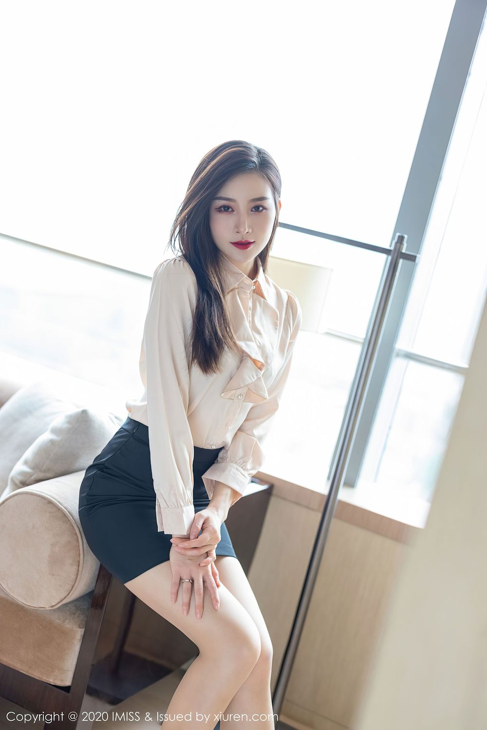 气质美女Vanessa - 丝袜美腿职场OL制服系列写真