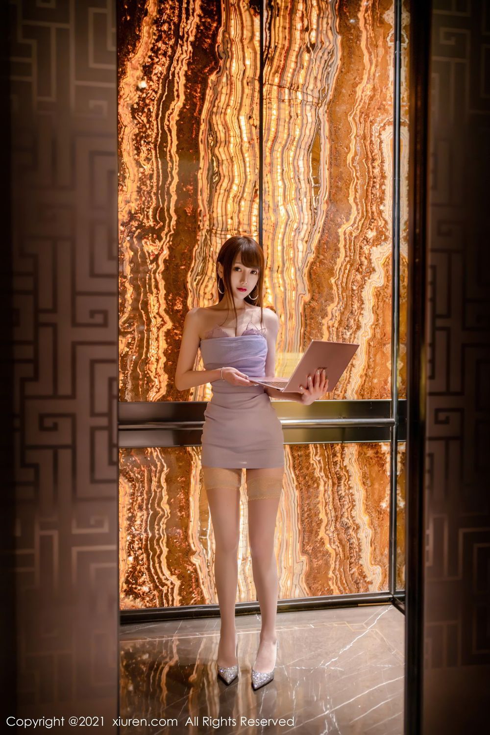 新人妹子星小兔Meetu - 丝袜美腿娇小可人首套写真