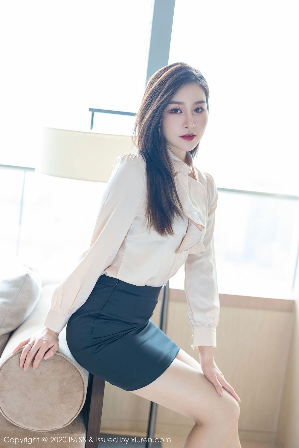 气质美女Vanessa - 丝袜美腿职场OL制服系列写真