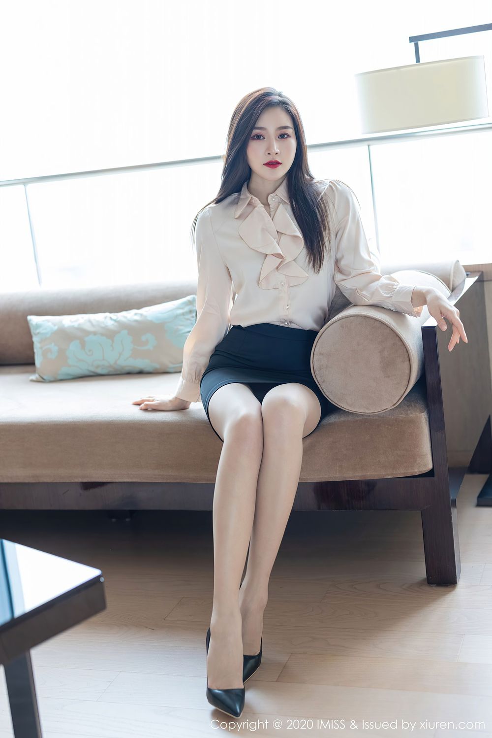 气质美女Vanessa - 丝袜美腿职场OL制服系列写真