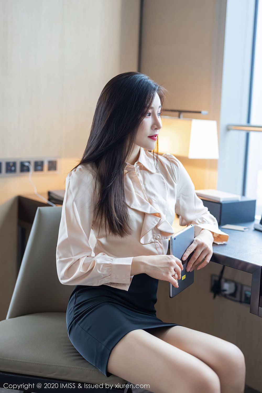 气质美女Vanessa - 丝袜美腿职场OL制服系列写真