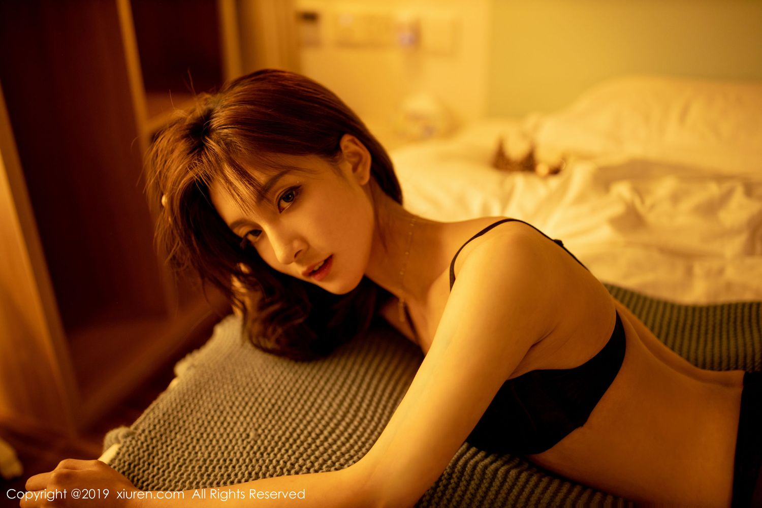 美女模特林文文yooki - 性感吊裙与魅惑黑丝系列写真