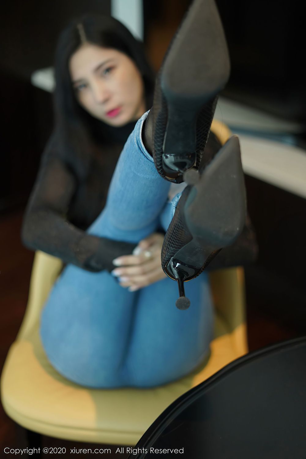 美女模特小蛮妖Yummy - OL风格与牛仔裤性感写真