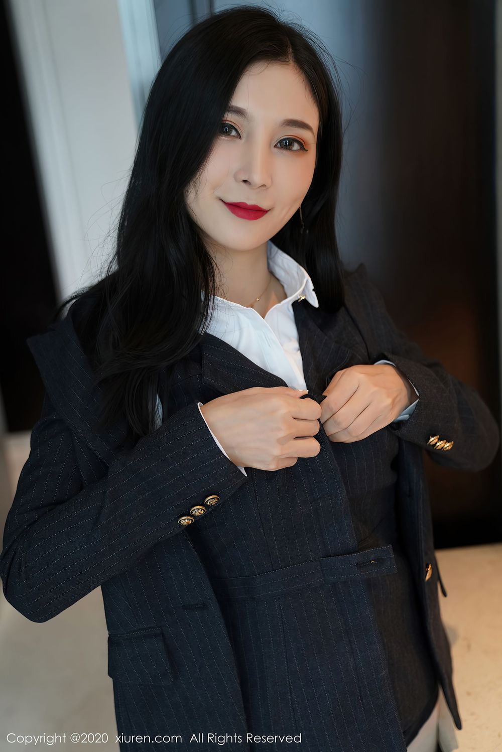 美女模特小蛮妖Yummy - 白衬衫黑短裙职场OL系列性感写真