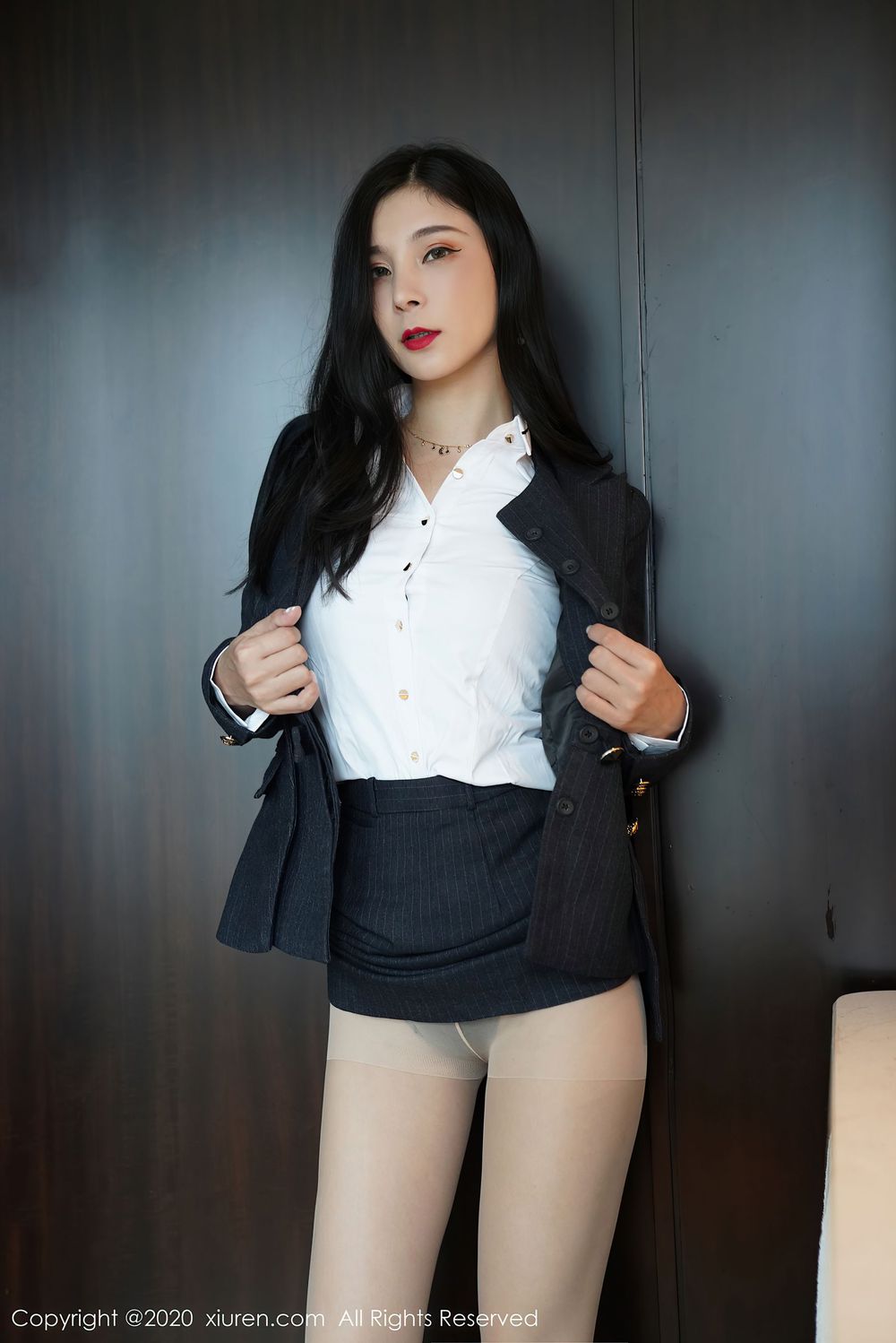 美女模特小蛮妖Yummy - 白衬衫黑短裙职场OL系列性感写真
