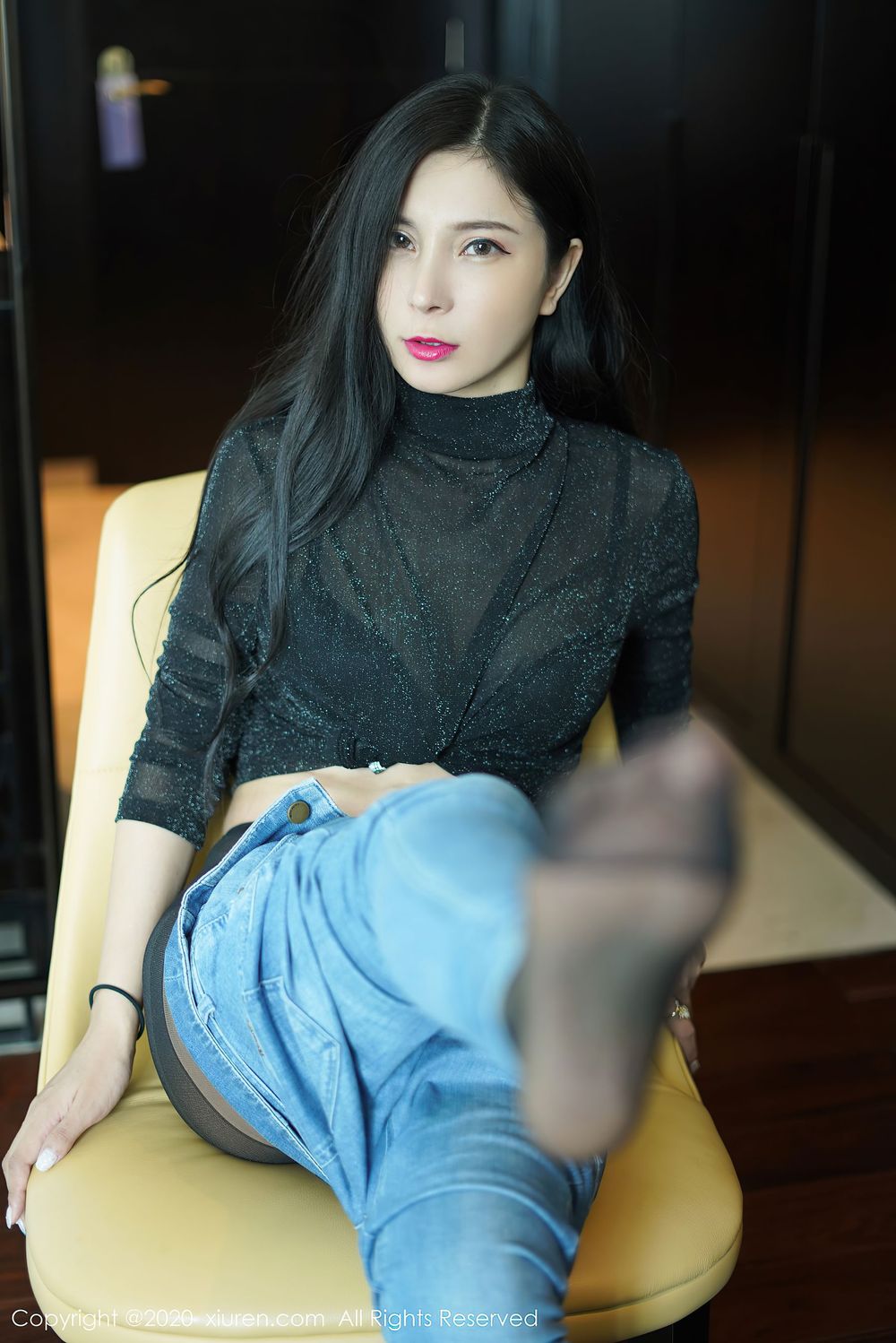 美女模特小蛮妖Yummy - OL风格与牛仔裤性感写真