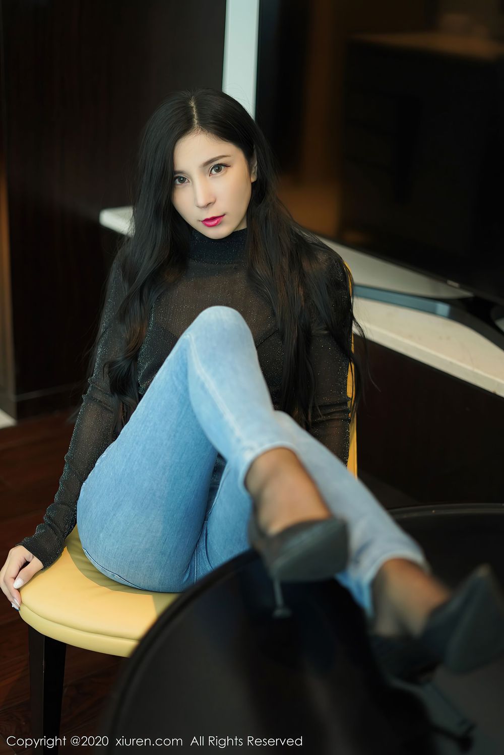 美女模特小蛮妖Yummy - OL风格与牛仔裤性感写真