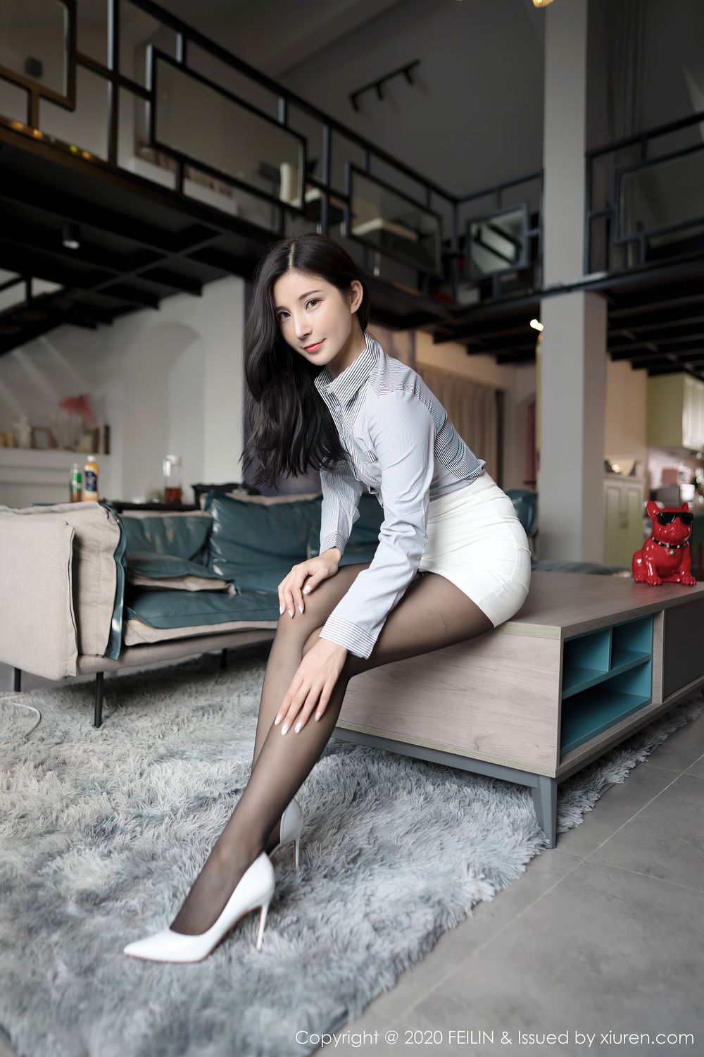 美女模特小蛮妖Yummy - 职场秘书制服OL系列写真