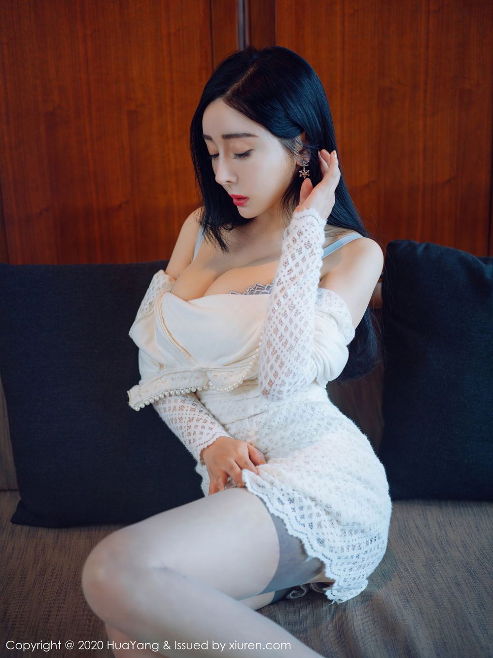 美女模特允爾 - 蕾丝长裙丝袜美腿系列明艳写真