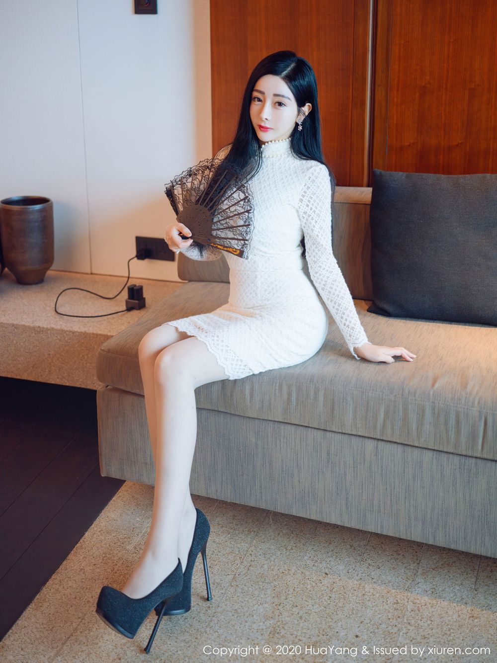 美女模特允爾 - 蕾丝长裙丝袜美腿系列明艳写真