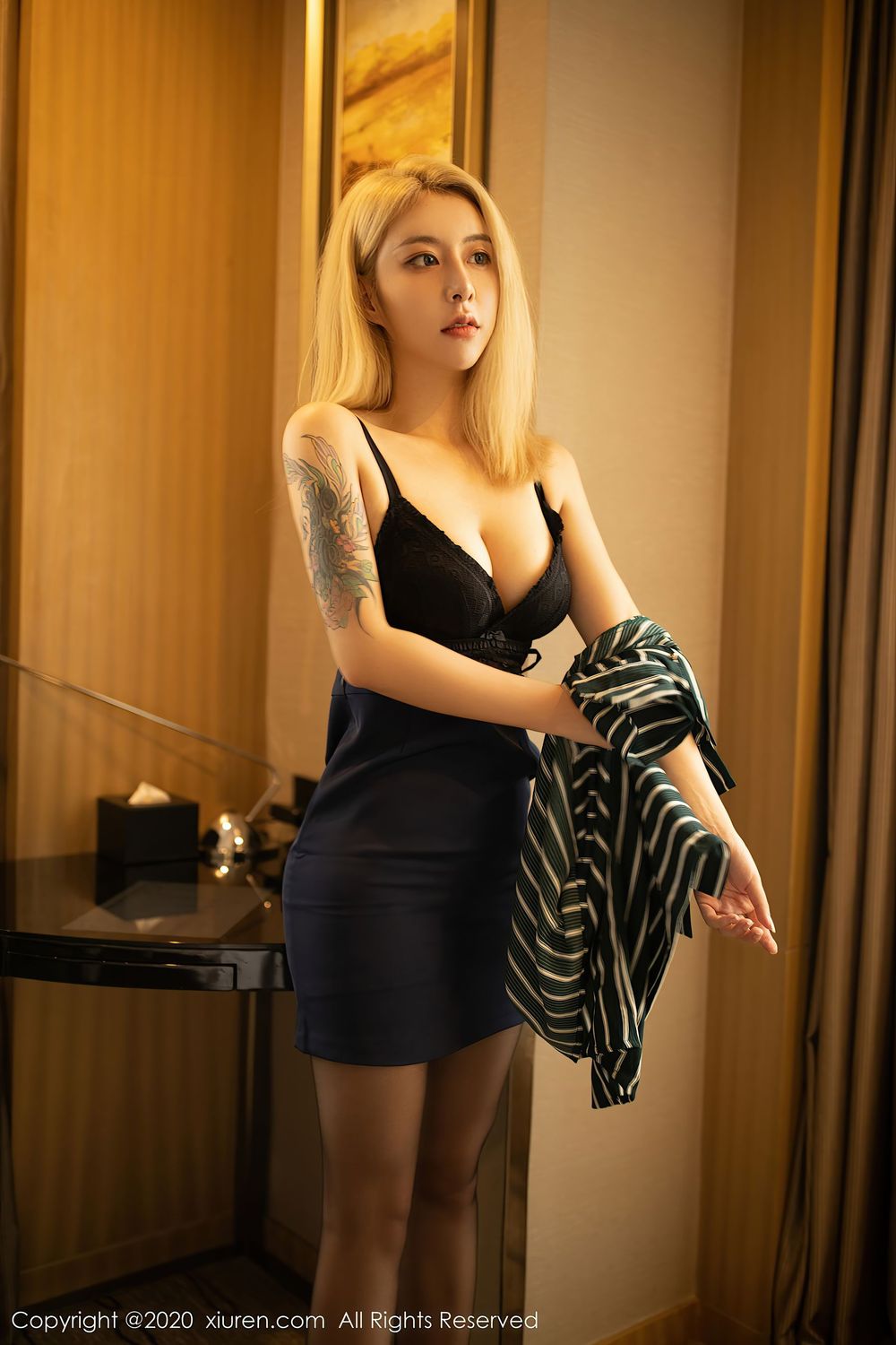 美女模特糯米NM - 黑丝美腿职场制服OL系列写真