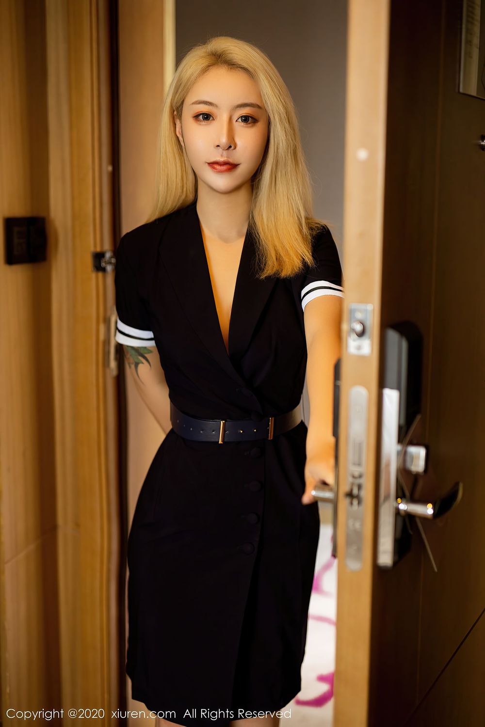 美女模特糯米NM - 长裙与魅惑黑丝系列写真