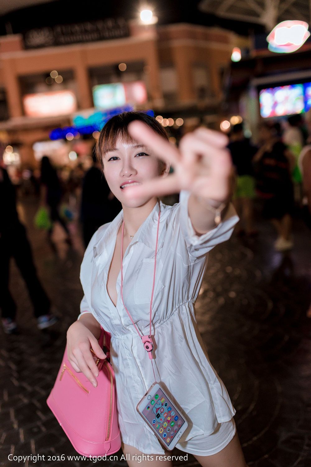美女模特k8傲娇萌萌 - 泳池比基尼小美臀系列写真