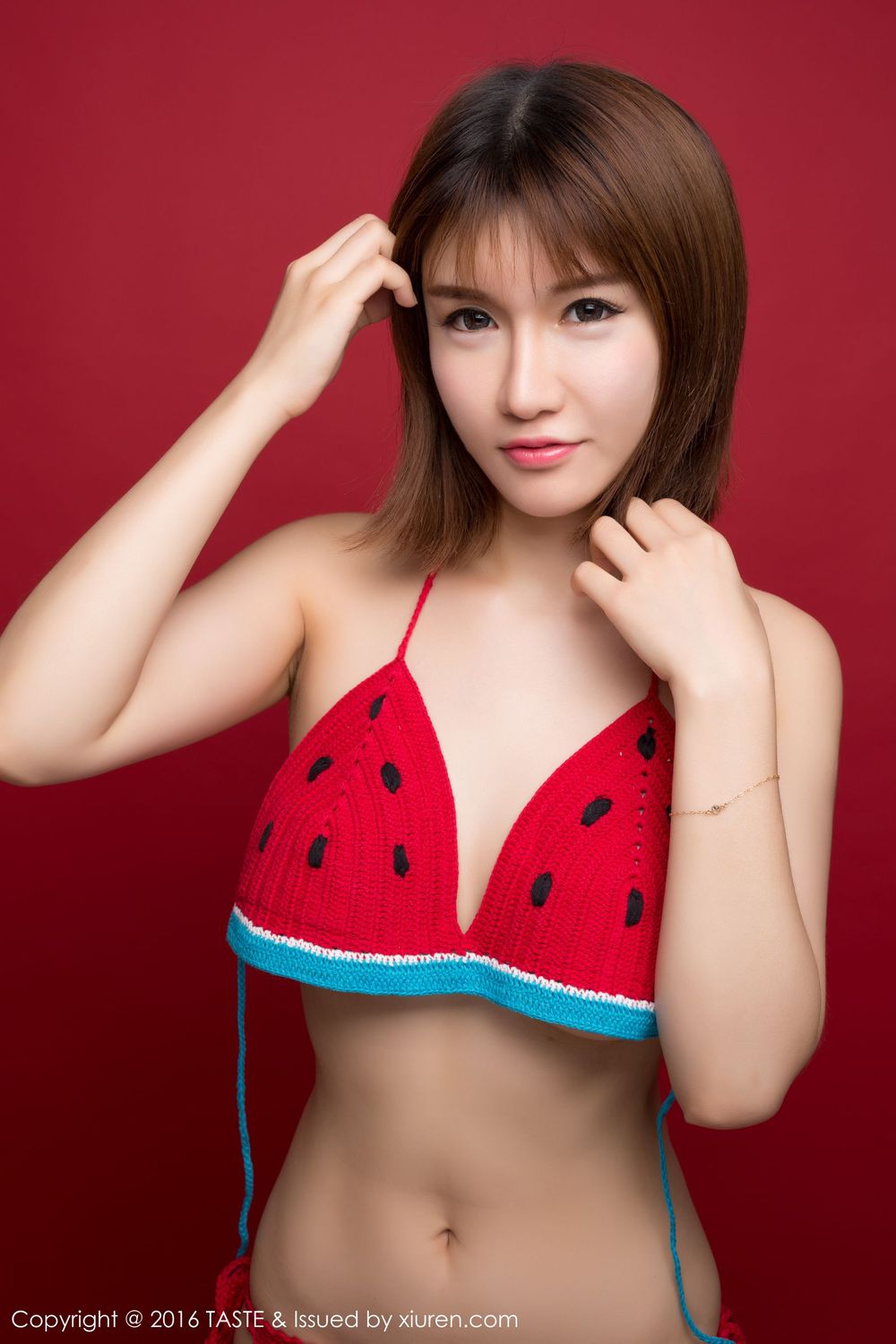 新人嫩模K8傲娇萌萌Vivian - 棚拍系列大尺度写真