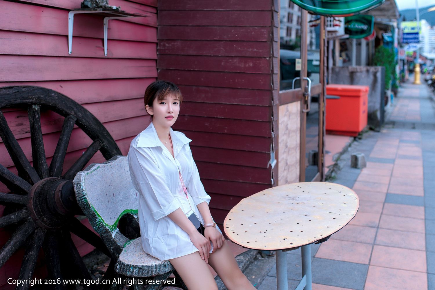 美女模特k8傲娇萌萌 - 泳池比基尼小美臀系列写真