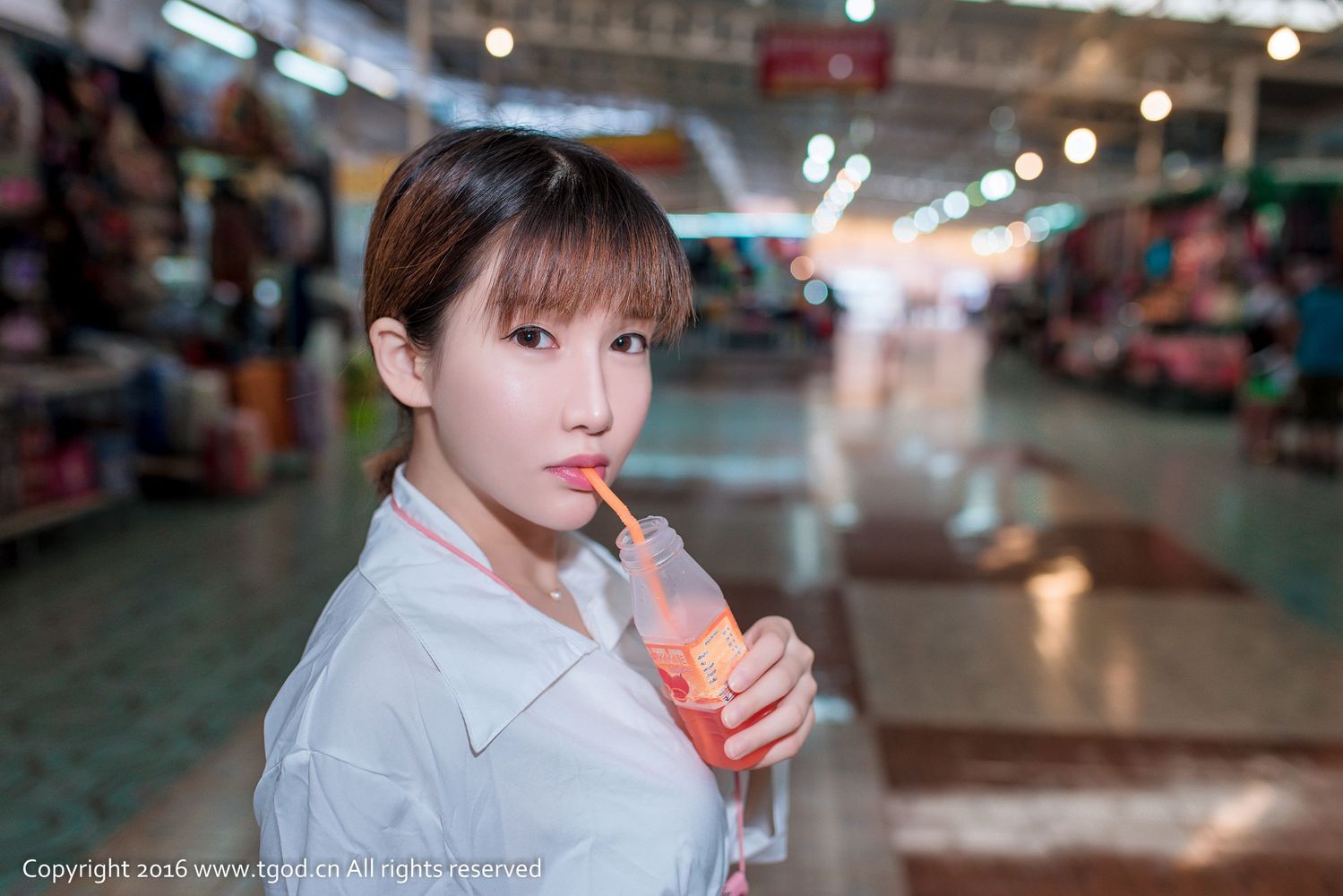 美女模特k8傲娇萌萌 - 泳池比基尼小美臀系列写真