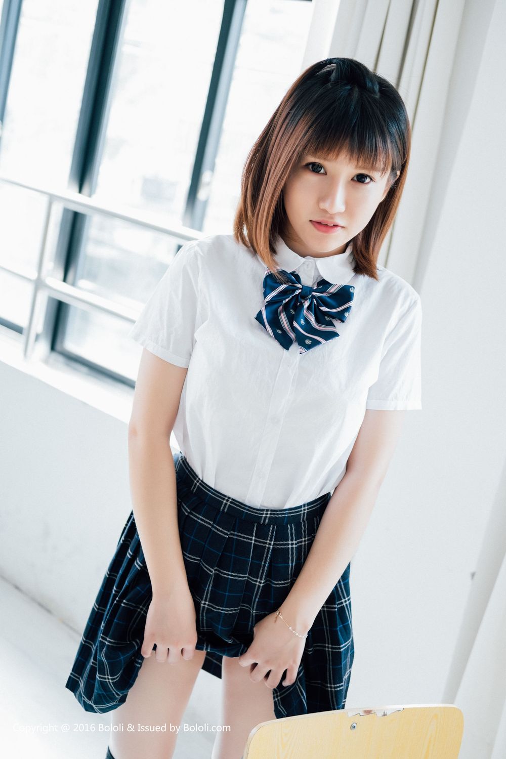 新人模特k8傲娇萌萌Vivian - JK制服激情演绎冈本特辑