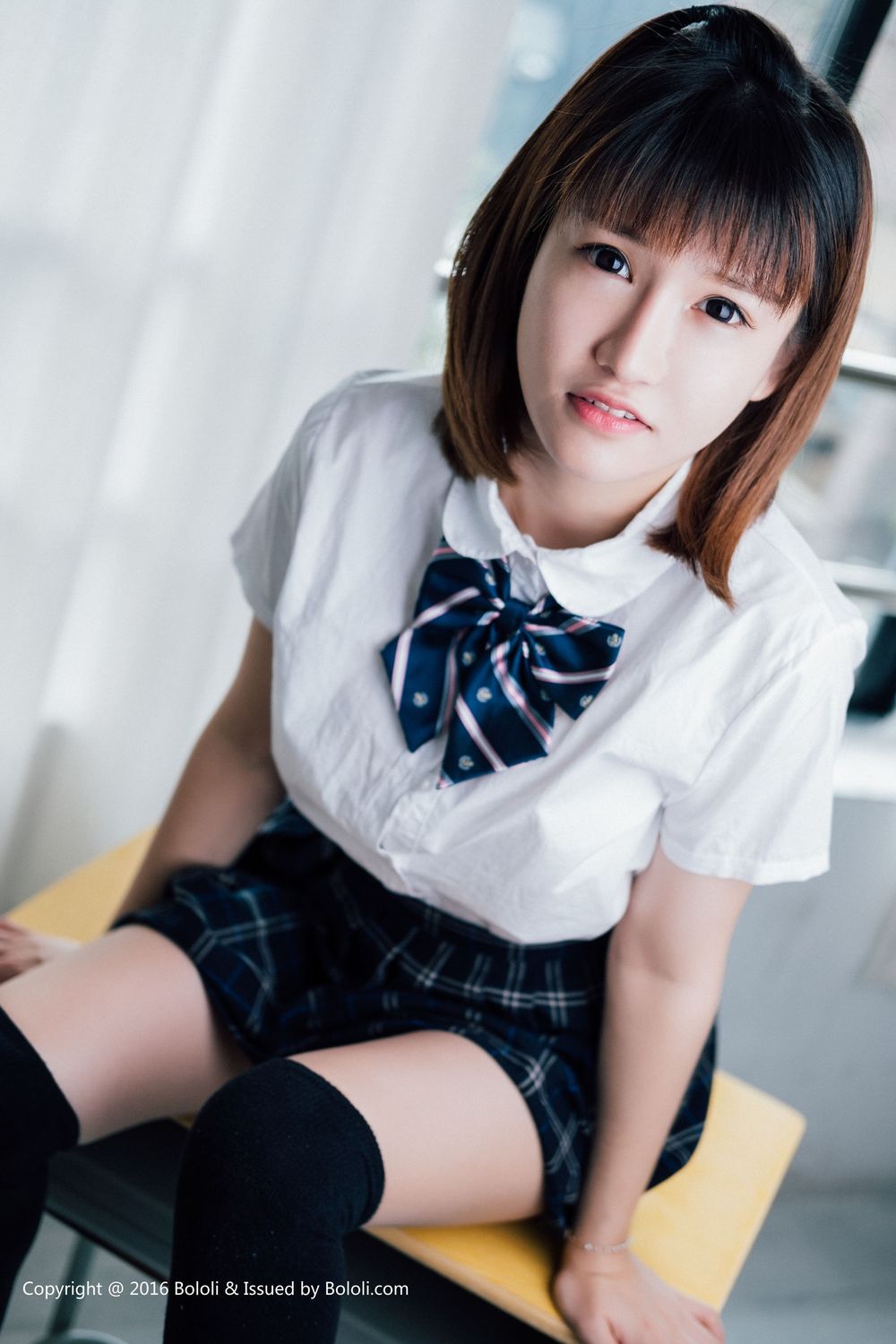 新人模特k8傲娇萌萌Vivian - JK制服激情演绎冈本特辑
