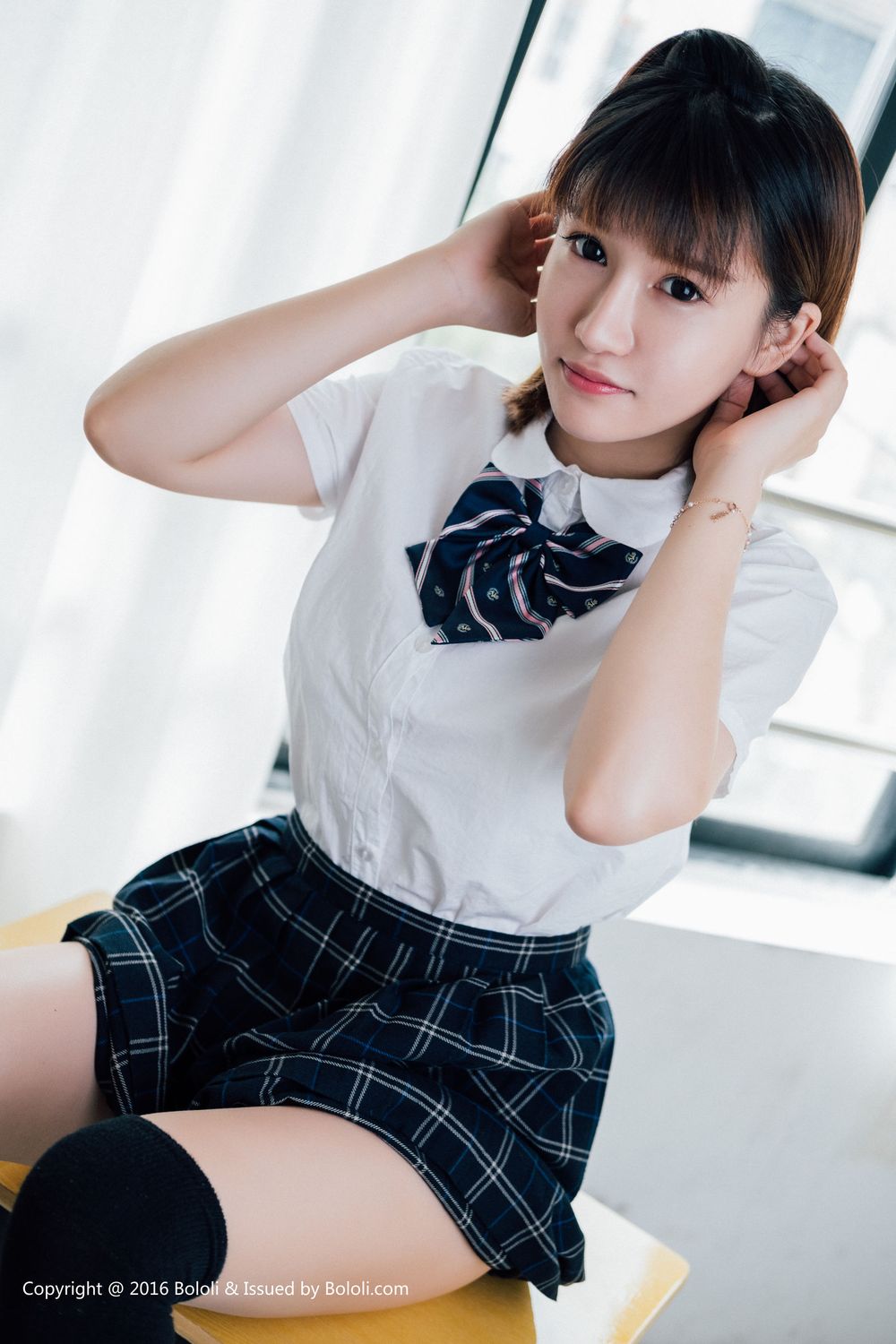 新人模特k8傲娇萌萌Vivian - JK制服激情演绎冈本特辑