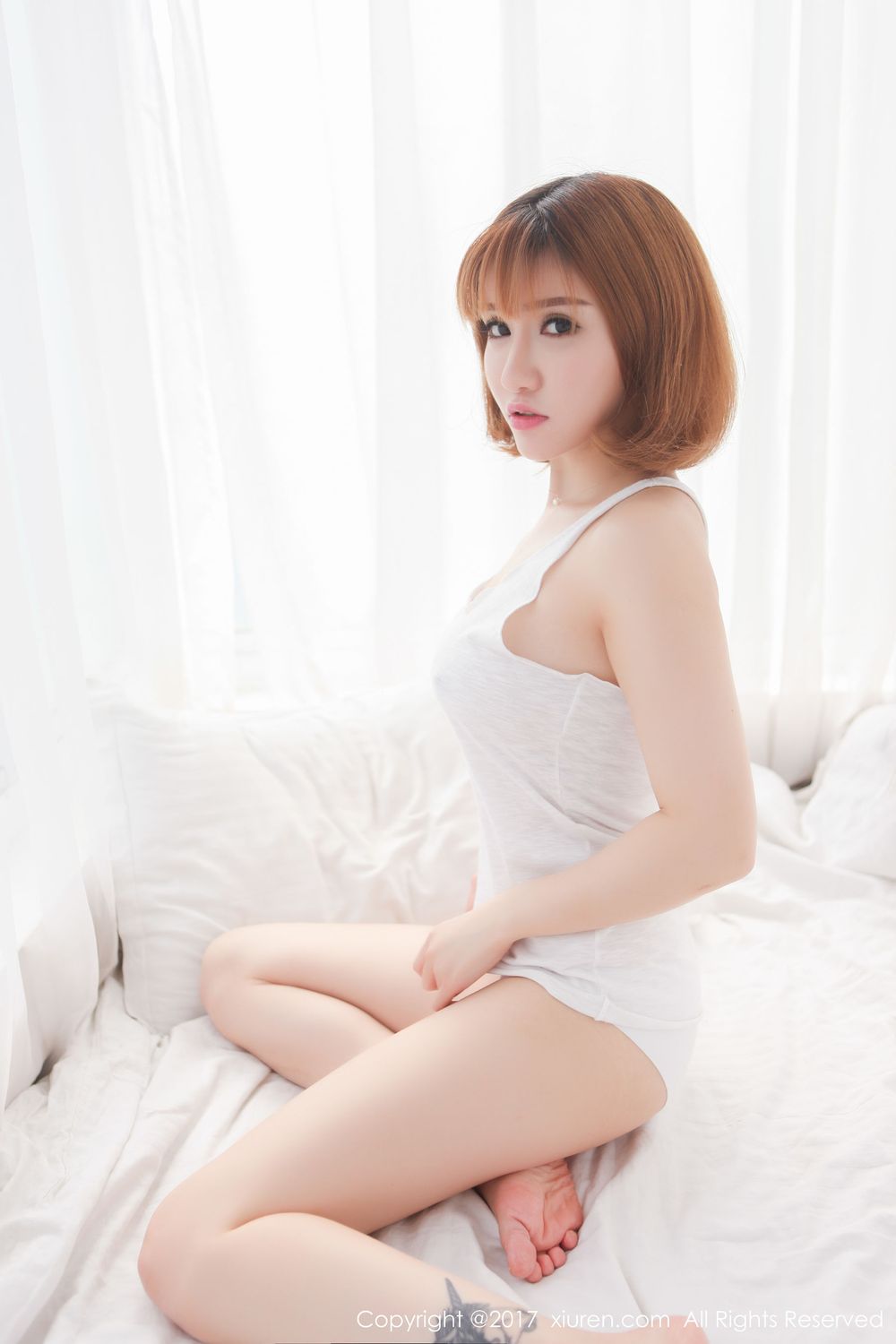性感女神K8傲娇萌萌 - COS超级索尼子+梦幻七彩裙写真