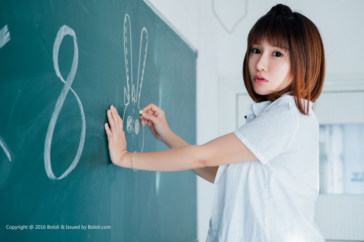 新人模特k8傲娇萌萌Vivian - JK制服激情演绎冈本特辑