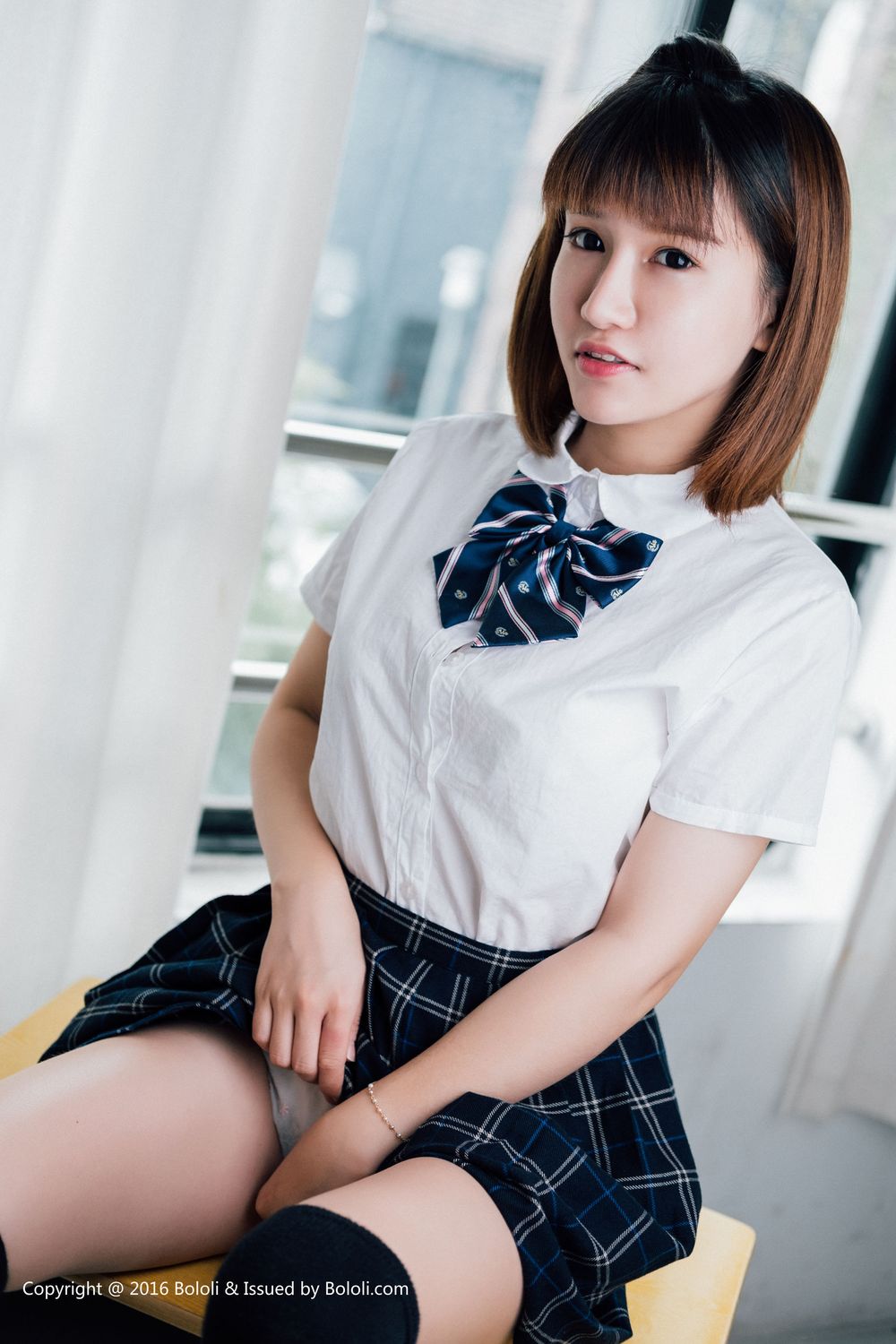 新人模特k8傲娇萌萌Vivian - JK制服激情演绎冈本特辑