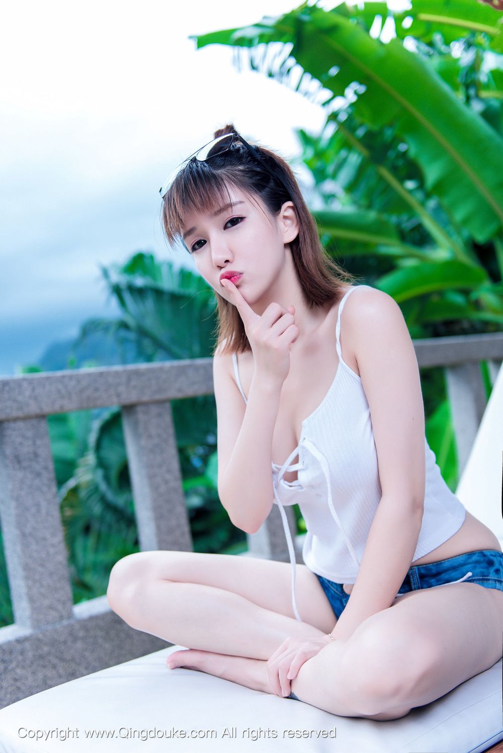 美女模特k8傲娇萌萌 - 牛仔热裤比基尼湿身系列写真