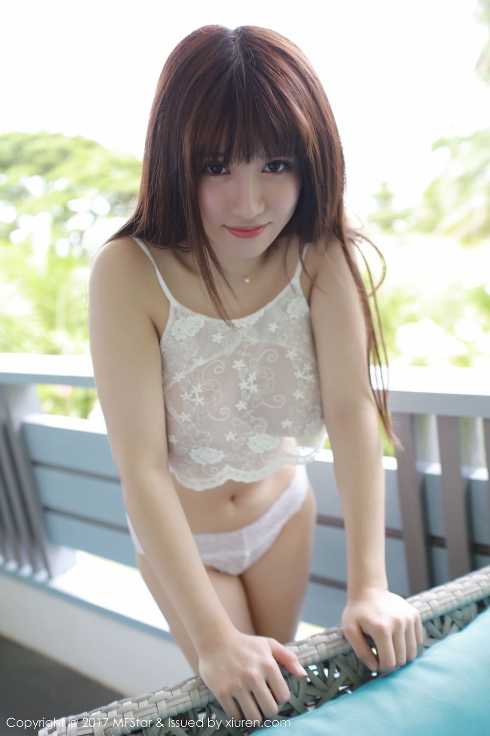 美女模特K8傲娇萌萌Vivian - 女仆装+半透内衣薄荷岛旅拍