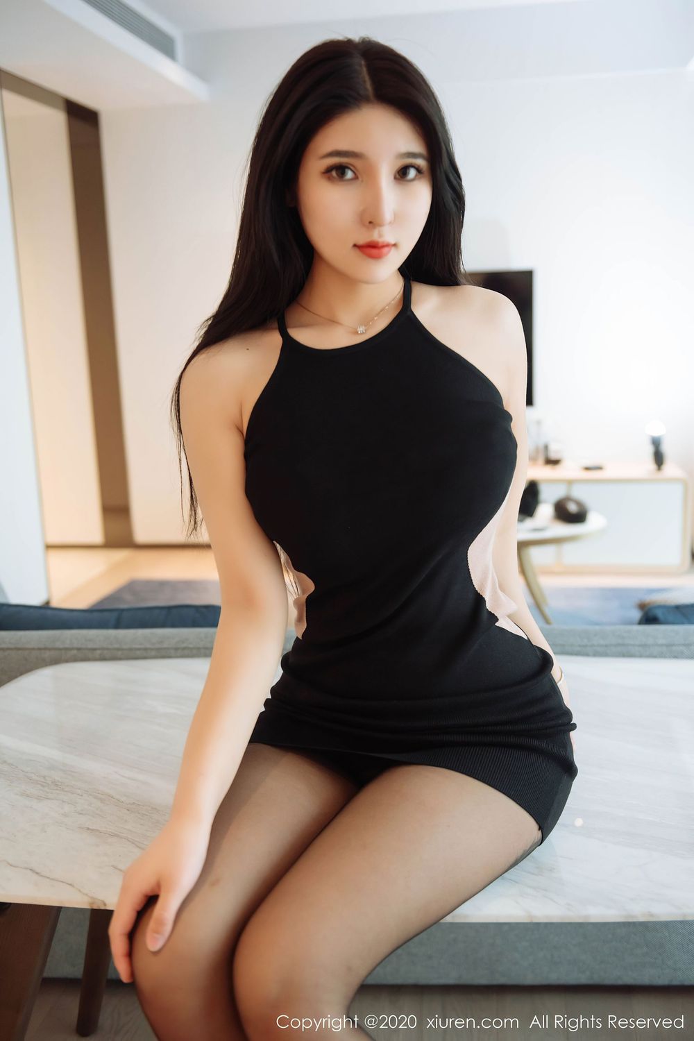 新人模特蛛蛛妹妹 - 黑丝美腿娇滴可人首套写真