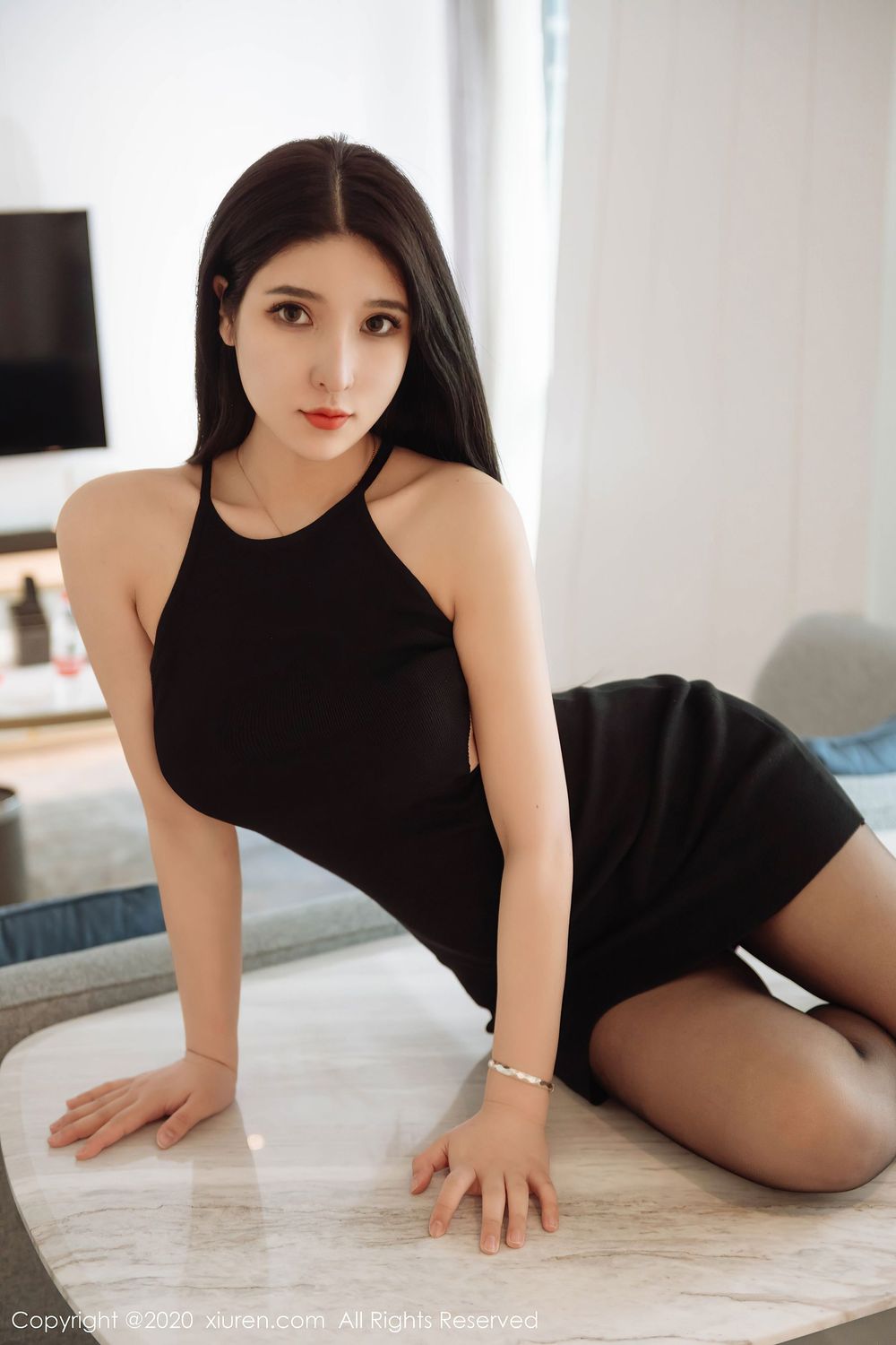 新人模特蛛蛛妹妹 - 黑丝美腿娇滴可人首套写真