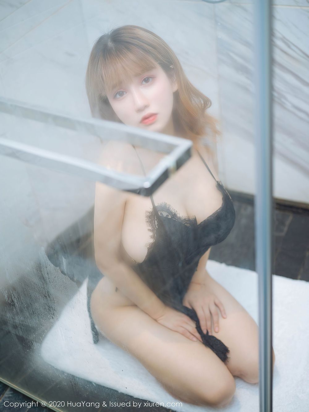 美女模特周大萌 - 蕾丝睡衣浴室湿身系列性感写真