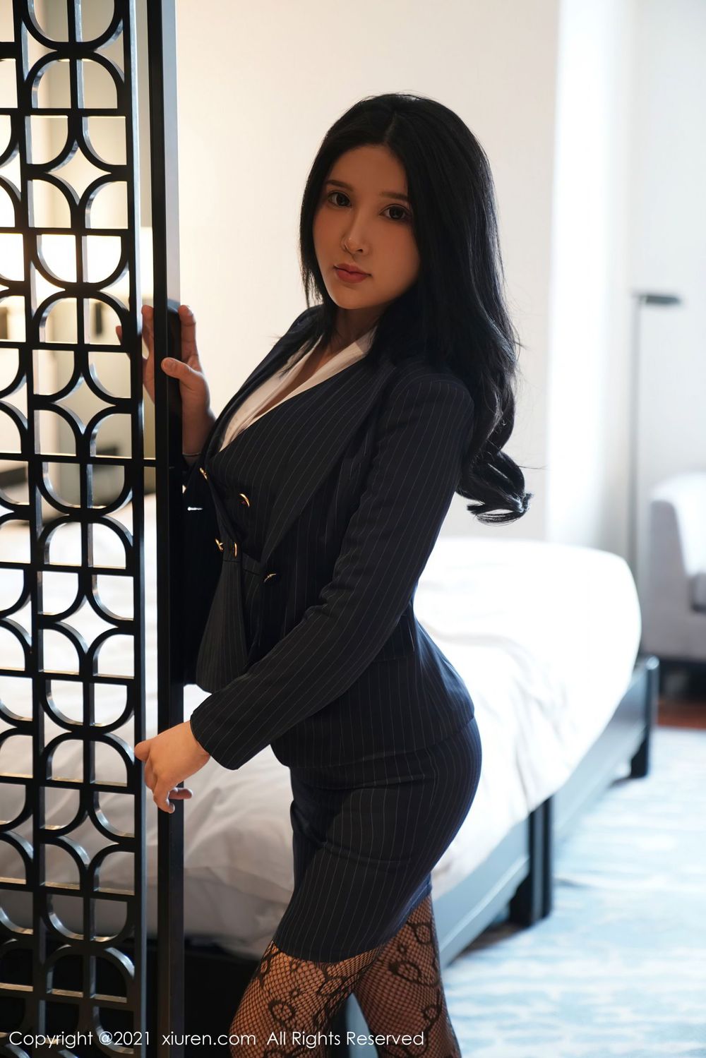 美女模特姝姝妹妹 - 职场制服镂空内衣OL系列写真