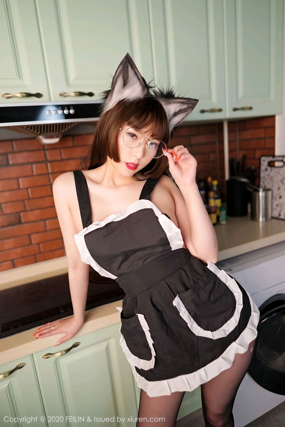美女模特小波多 - 连体衣与波波池系列性感写真