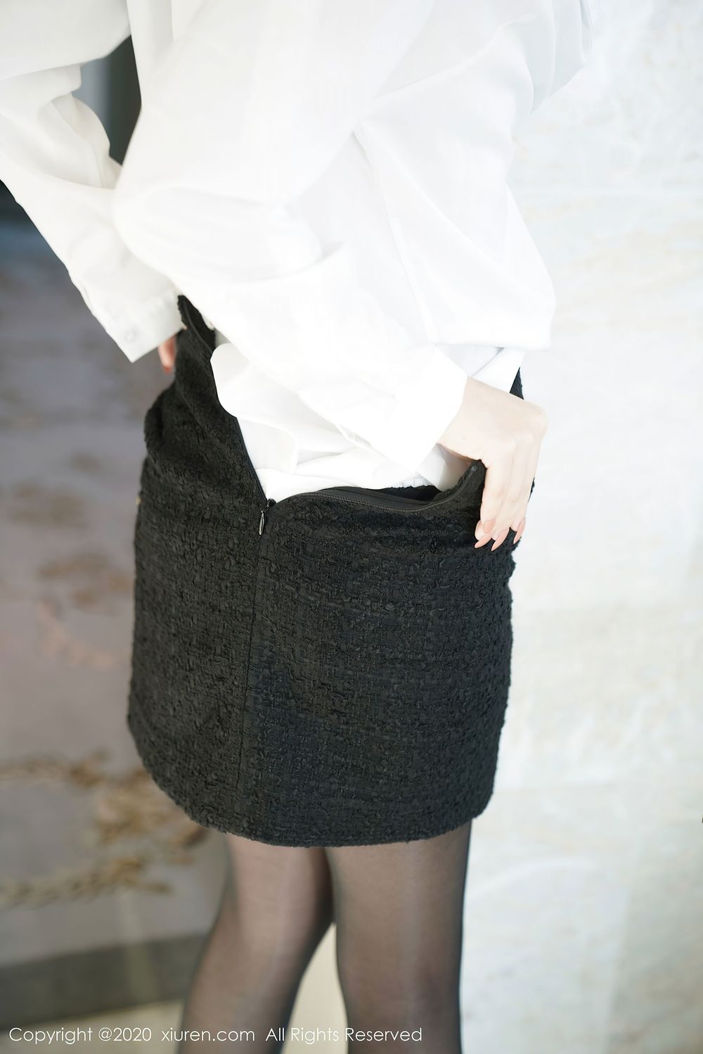 性感女神冯木木LRIS - 白衬衫职场制服OL黑丝系列写真