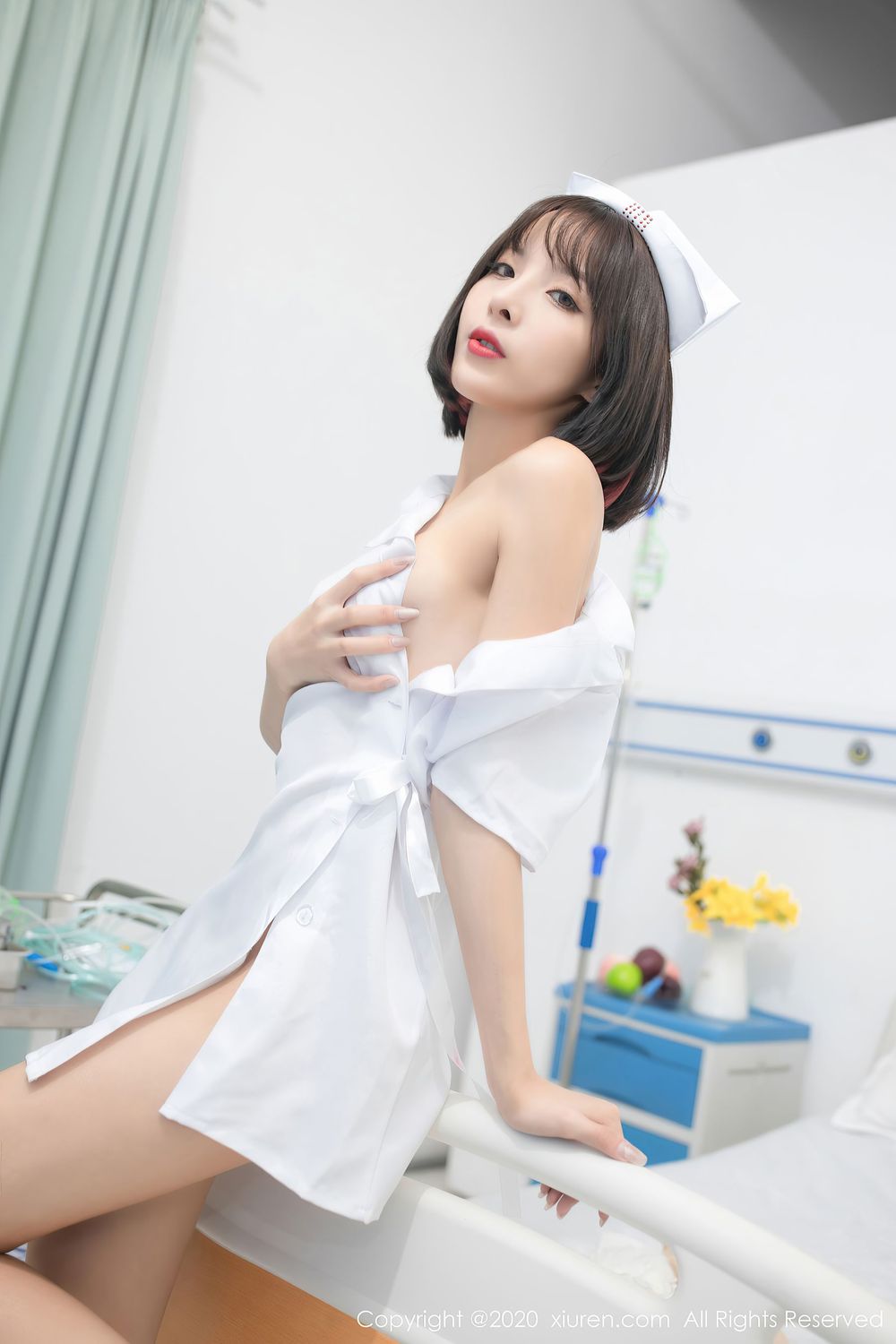 美女模特陈小喵 - 丝袜美腿护士装扮性感写真