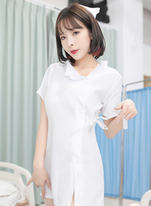 [XiuRen秀人网] 美女模特陈小喵 - 丝袜美腿护士装扮性感写真 No.2698
