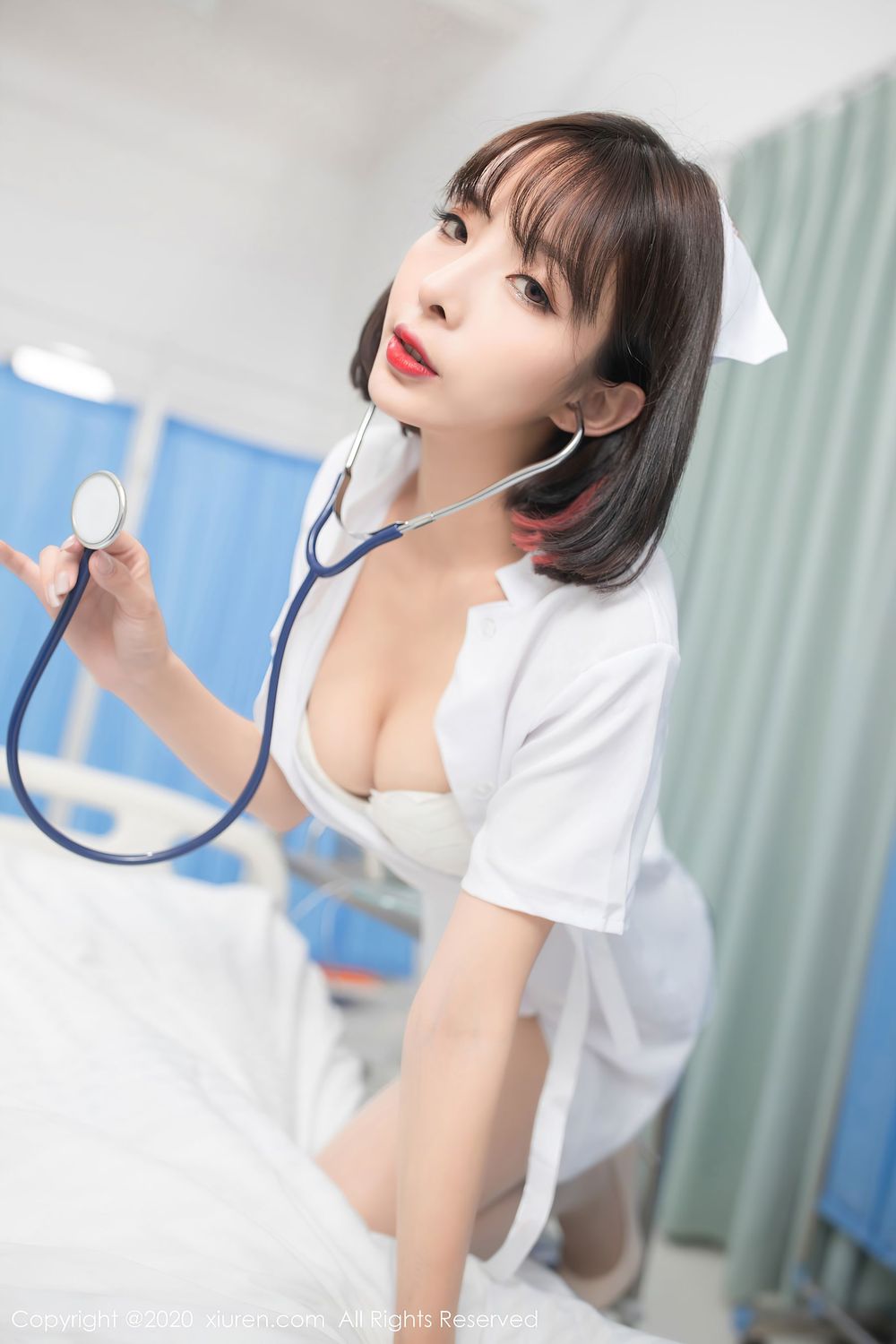 美女模特陈小喵 - 丝袜美腿护士装扮性感写真