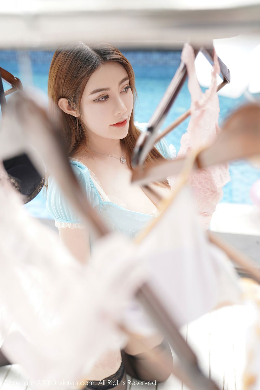 美女模特软软子 - 女主晾衣泳池剧情性感写真