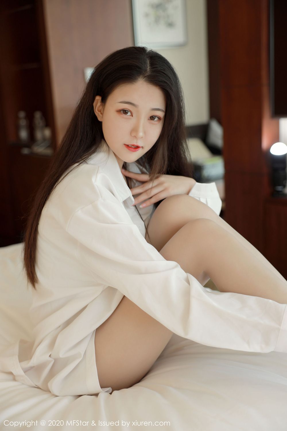新人模特Laura张小妮 - 笑起来特有感觉的妹子写真